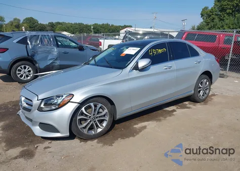 2018 Mercedes-Benz C 300 4Matic z USA, uszkodzony, nr VIN WDDWF4KB3JR328336